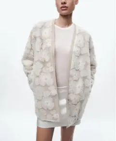 ZARAザラ　コントラストフェイクパール　ニットコート