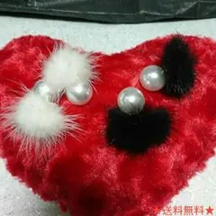 ファーピアス ２種セット　ホワイト、ブラック特価セール