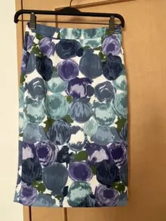 BLACK BY MOUSSY タイトスカート 花柄 サイズ1のサムネイル