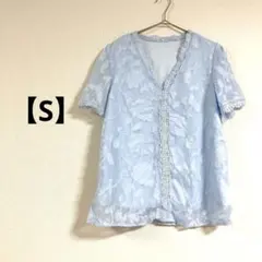 美品✨レディーストップス ライトブルー レース 花柄 半袖シャツ 【S】