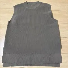 無印良品　軽くて型崩れしにくいニットベスト