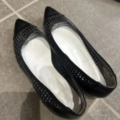 パンチングレザー フラットシューズ 黒 23cmのサムネイル