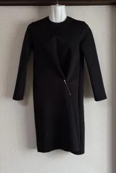 BALENCIAGA パールピン付き ワンピースのサムネイル