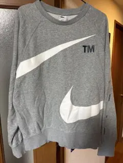 Nike スウッシュロゴ トレーナー グレー