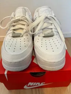 【美品】Nike Air Force 1 ホワイト　23.5cm