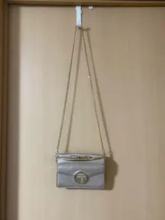ゴールド クラッチバッグ チェーンストラップ付き　CK