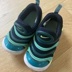 NIKE スニーカー　ダイナモフリー