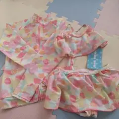 新品 女の子水着 ラッシュガード 130cm