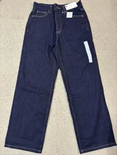 GU ハイライズ ストレートジーンズ