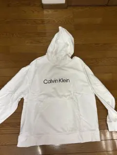 ［ほぼ新品］Calvin Klein ホワイト フード付きパーカーのサムネイル