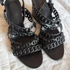 ブラックチェーンストラップサンダル