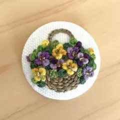 ハンドメイド刺繍ブローチ 8060