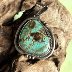 ナバホ　インディアンジュエリー　ナンバーエイト　ターコイズ　ペンダントトップ
