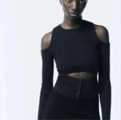 オフショルダー ブラックニット　アシッドウォッシュニットカットアウトトップス