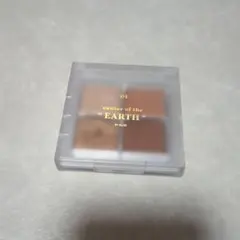 4U2 アイシャドウパレット 04 CENTER OF THE EARTHのサムネイル