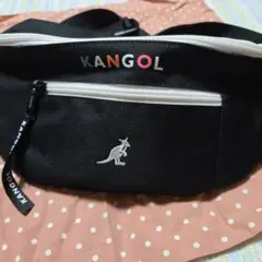 KANGOL ブラック ボディバッグ