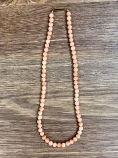 【未使用・美品】小粒の可憐なピンク珊瑚が輝くネックレス