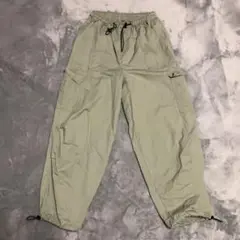 【ブランド名なし】ライトグリーンのカーゴパンツ（F）
