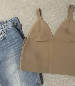 ZARA ベージュクロップドニットキャミ