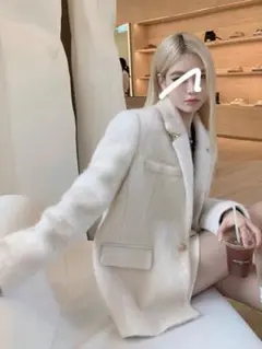 シンプルコート　秋冬必須アイテム　デートや女子会にも最適