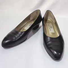 【Valentino elegance】パンプス 35.5 ブラック レザーのサムネイル