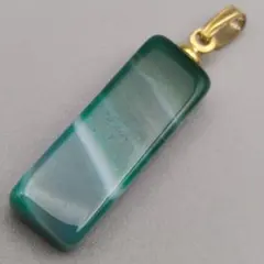 グリーンオニキス ペンダントトップ 深緑の縞模様が映える天然石アクセサリー