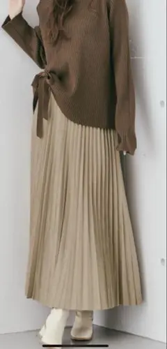 【お値下げ】スエード風プリーツ裏地付きロングスカート　きれいめ秋冬 体型カバー