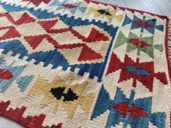 ❁ 赤色が印象的なキリム❁ ラグ／玄関マット／カーペット