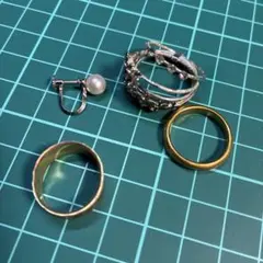 ゴールドリング、パール付きイヤリングと金色リング、謎のリングの4点セット