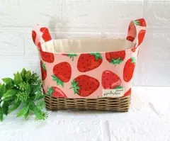 布バスケット　いちご柄　ハンドメイド