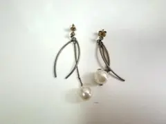 揺れる パールピアス ヴィンテージ風