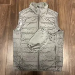 ユニクロ ウルトラライトダウンベスト グレー 携帯袋付き