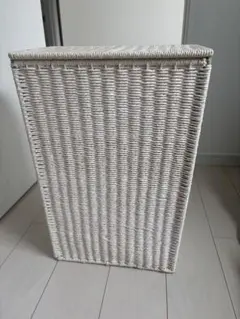 ZARA HOME ホワイトラタン　ランドリーボックスのサムネイル