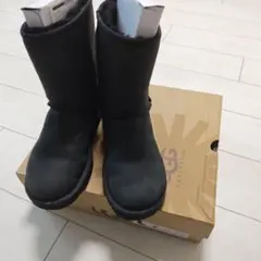 新品☆UGG アグ SUTTER ブーツ エンジニアブーツ 25 US8 黒 - メルカリ