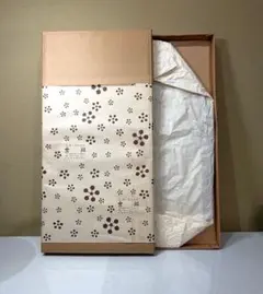 木製盆　葉型　お茶道具品・花器　無傷　共箱（化粧箱）。