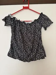 SHEIN オフショルダー 花柄 半袖 トップスのサムネイル