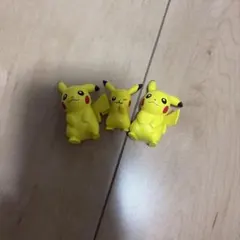 ピカチュウ フィギュア 3体セット　モンコレ　ポケットモンスター