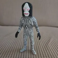 ダダ 1992 日本製 ウルトラマンシリーズ 怪獣 背面塗装あり - メルカリ