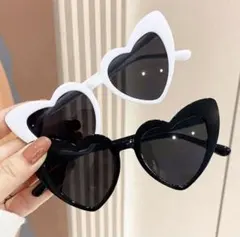 SHEIN ハート型ファッションメガネ　仮装　パーティー　かわいい　4点　白　黒のサムネイル