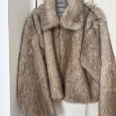 ベージュ ショート丈 ファーコート