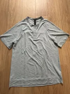 新品未使用 lululemon ルルレモン ヘンリーネック 半袖Tシャツ XSのサムネイル