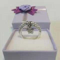 Swarovski　ストーン付き　可愛いリング　未使用品　シルバー　刻印あり