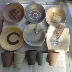 和食器セット 皿5枚 カップ5個 カトラリー付き
