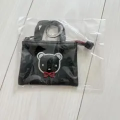 【新品未使用】familiar クマ刺繍 ブラックチャーム 赤チェック 完売品 新品未使用】familiar クマ刺繍 ブラックチャーム 赤チェック 完売品