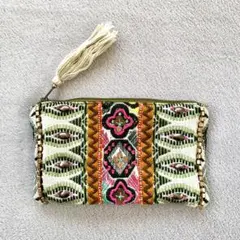 【出品2月10日まで】【新品】インド製　刺繍ポーチ