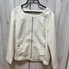 ルーデルー　フロントジップ ノーカラー ブルゾン アイボリーのサムネイル