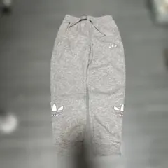 adidas グレー ロングパンツ 130サイズ スエット