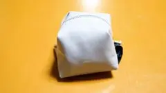 ホワイトレザー 小物入れ ジッパー付き