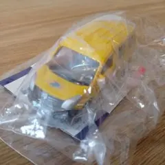 ルノー カングー niko and...とGO OUTのコラボのミニカー