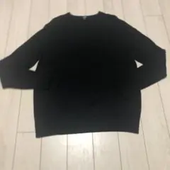 今日だけ価格。ユニクロの黒ウール100%クルーネックセーター
